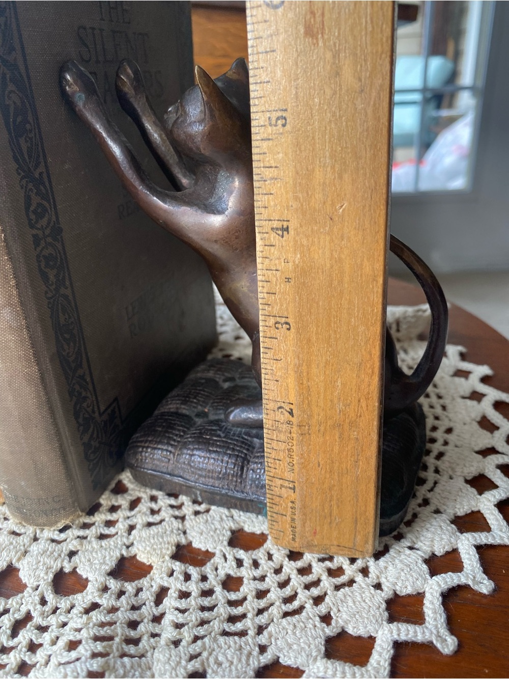 Antique Brass Playful Cat Bookend - Decorative Bronze Cat Sculpture EUC - Picture 13 of 14